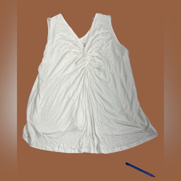 😍Lane Bryant White Ruched Sleeveless Tank Top - Picture 1 of 4